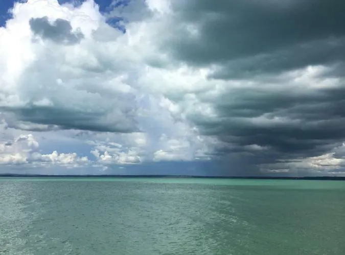 Aranypart דירה שיופוק